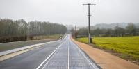 浙江建成全球承重最大太陽能道路 電動(dòng)汽車或?qū)⑦呅旭傔叧潆?/></a></div>
                                <h3><a class=
