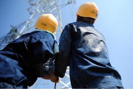 冒高溫堅(jiān)守——電網(wǎng)改造工程