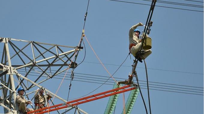 供電公司：成功研發(fā)耐張導(dǎo)線壓接管新型防護金具