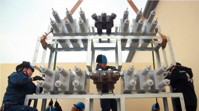 國(guó)網(wǎng)濟(jì)源供電公司改造設(shè)備，精益運(yùn)維