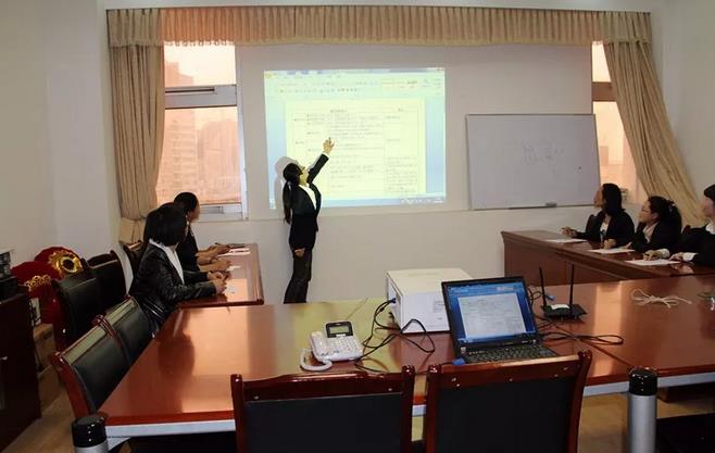 鄧麗娟：走好當(dāng)下，未來總會(huì)有曙光