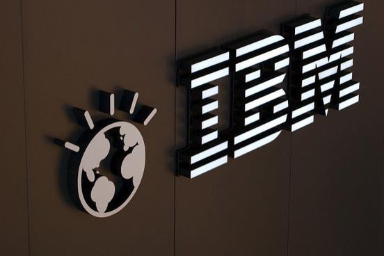 在云計算與大型機銷售的帶動下，IBM實現(xiàn)六年來的首次營收增長