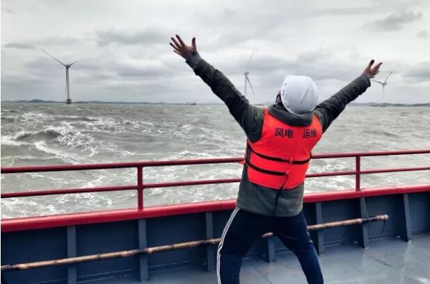 亞洲首個(gè)“海上巨無霸”安裝完成 未來大有可為！