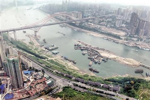 重慶環(huán)保督察組“兩江游” 岸邊排放口排放是否達標(biāo)？