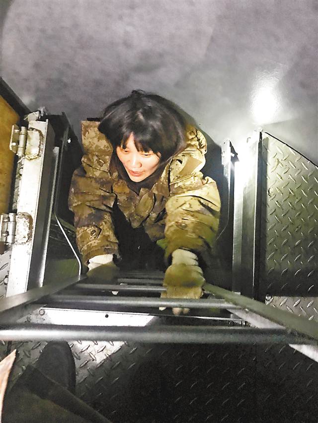 風(fēng)雨交加的夜晚 我跟蔣教授爬上34米高的風(fēng)力發(fā)電機(jī)