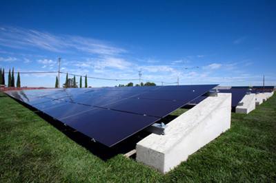 專家呼吁光伏企業(yè)要轉向推進技術進步