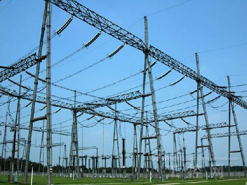 智能電網(wǎng)是當(dāng)前國(guó)際國(guó)內(nèi)新技術(shù)和新產(chǎn)業(yè)發(fā)展熱點(diǎn)。國(guó)家電網(wǎng)公司正在建設(shè)全國(guó)統(tǒng)一的堅(jiān)強(qiáng)智能電網(wǎng)，其基本特征是電力系統(tǒng)的運(yùn)營(yíng)實(shí)現(xiàn)信息化、自動(dòng)化、互動(dòng)化和市場(chǎng)化，真正實(shí)現(xiàn)電能的高效利用。