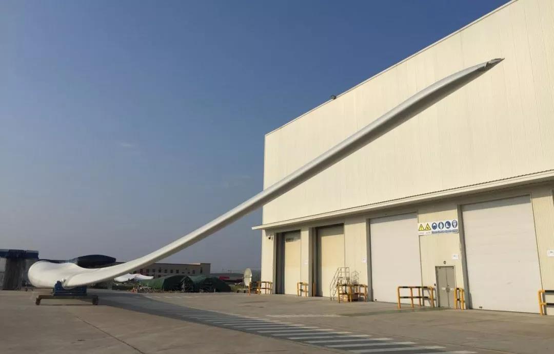 72米長(zhǎng)、LCOE最低！國(guó)內(nèi)首款海陸兩用風(fēng)電葉片成功下線