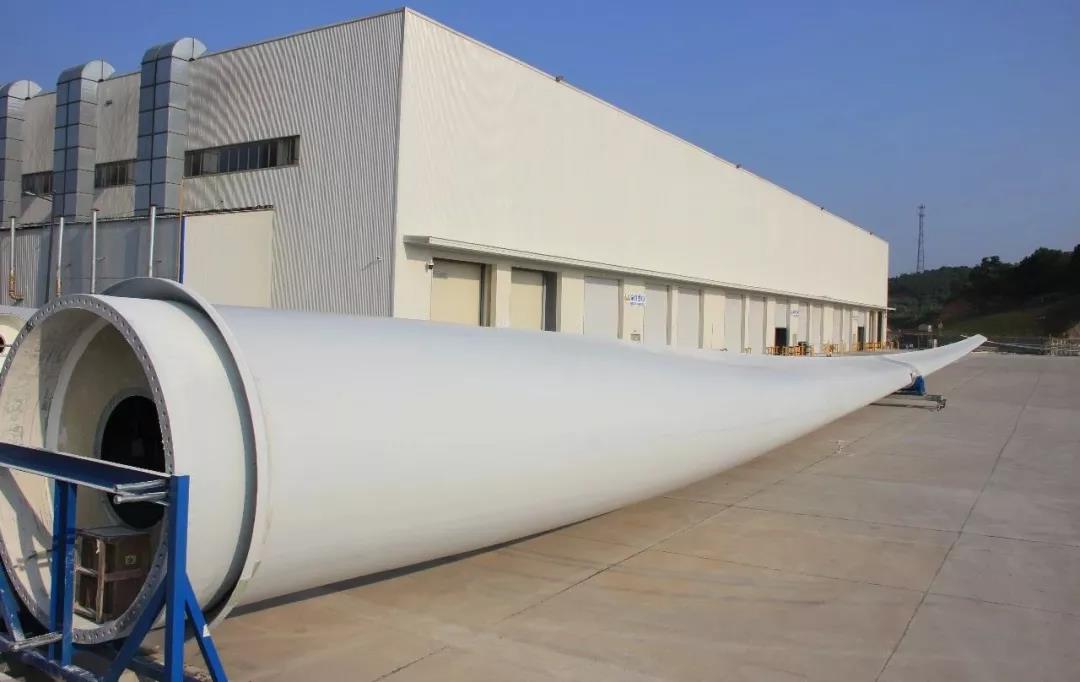 72米長(zhǎng)、LCOE最低！國(guó)內(nèi)首款海陸兩用風(fēng)電葉片成功下線