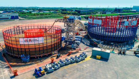 斯旺亨特造船公司新設(shè)備進行輸出電纜裝載操作