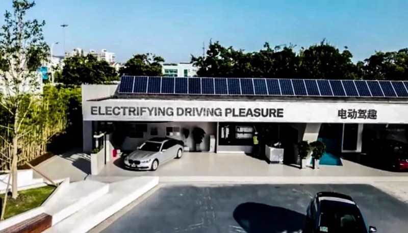 晶科助力寶馬打造中國首個(gè)光儲(chǔ)充車棚試點(diǎn)項(xiàng)目