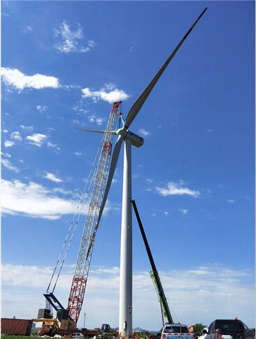 上海電氣華電萊州薛家項(xiàng)目首臺(tái)風(fēng)機(jī)成功吊裝