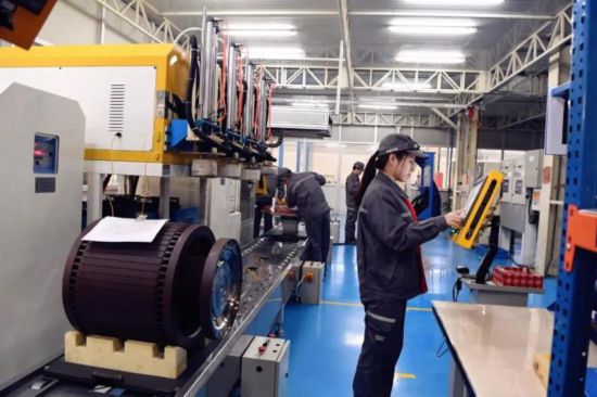 國(guó)內(nèi)最大功率5500HP頁(yè)巖氣壓裂泵電驅(qū)動(dòng)系統(tǒng)下線