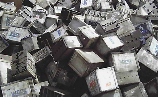 電動(dòng)車第一代動(dòng)力電池回收秘密：溶液不倒廁所倒哪？