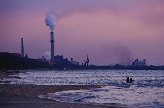 密歇根湖畔的一處煤電站。視覺(jué)中國(guó) 資料