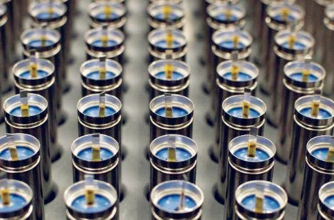 高鎳電池成新賽道，動(dòng)力電池行業(yè)仍充滿變數(shù)