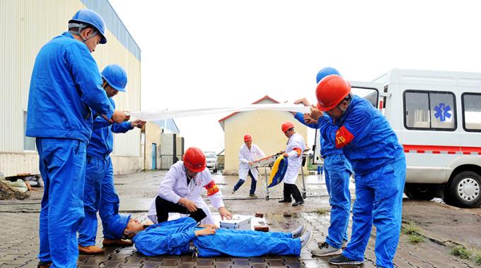 在各參演人員的通力合作下，蔓延的水勢得到控制，有效遏制了危害事故的發(fā)生，實現(xiàn)了設(shè)備零事故、人員零傷害的演練預(yù)期目標(biāo)。